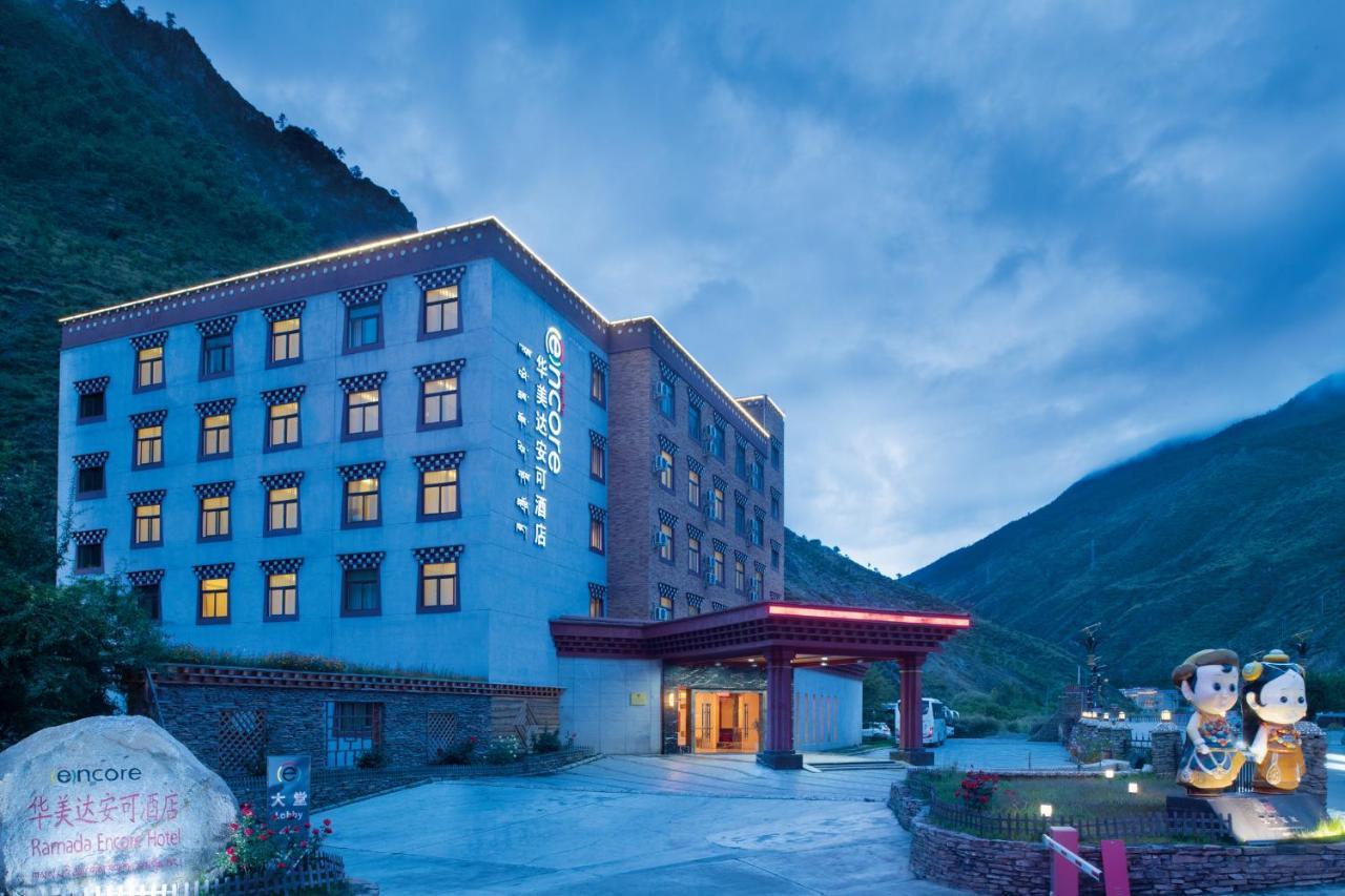 Ramada Encore Daocheng Yading Bagian luar foto