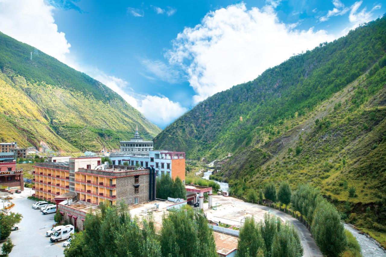 Ramada Encore Daocheng Yading Bagian luar foto